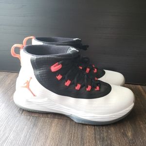 **Sold***Jordan's Men's Ultra Fly 2 White size 9